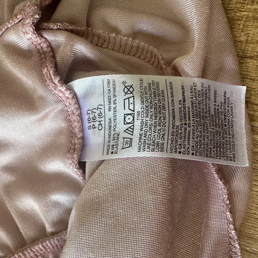 Old Navy Pink Layered “velvet” Skirt‎ size 6-7